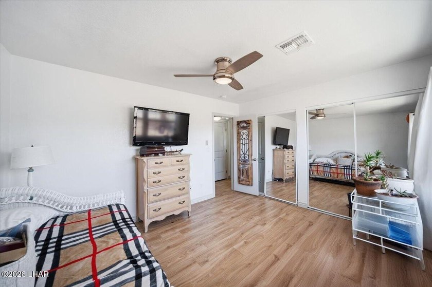 Welcome to 1857 Willow Ave, a beautifully maintained 2-bedroom - photo 29