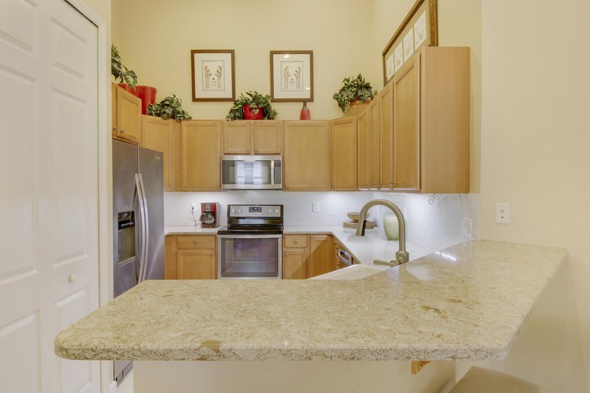 WONDERFUL OPPORTUNITY IN CASTLE PINES - PGA VILLAGE! Spacious - photo 10