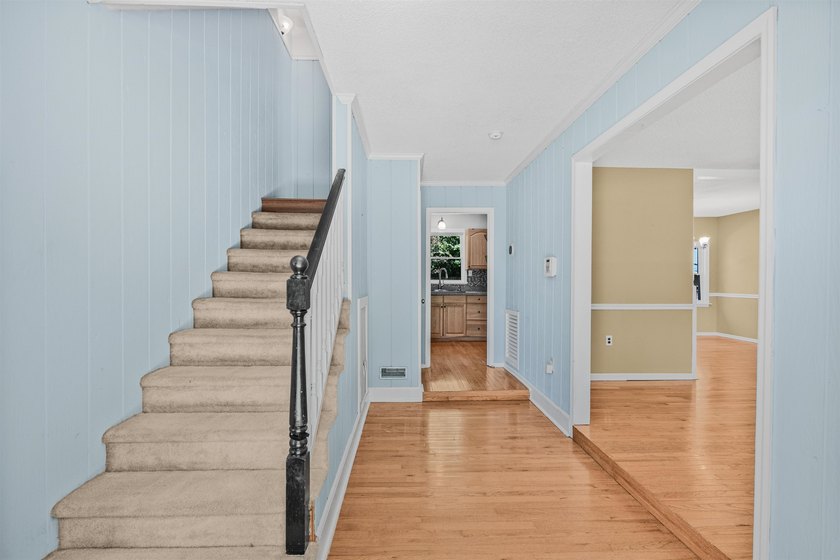 Welcome to this spacious 4-bedroom home offering over 2000 - photo 9