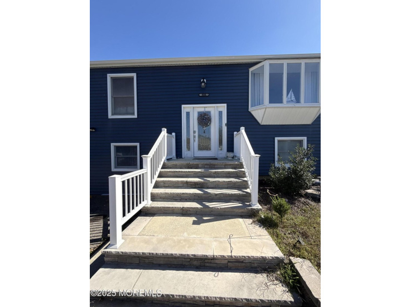 Home has all newer stainless steal appliances, granite counter - photo 2