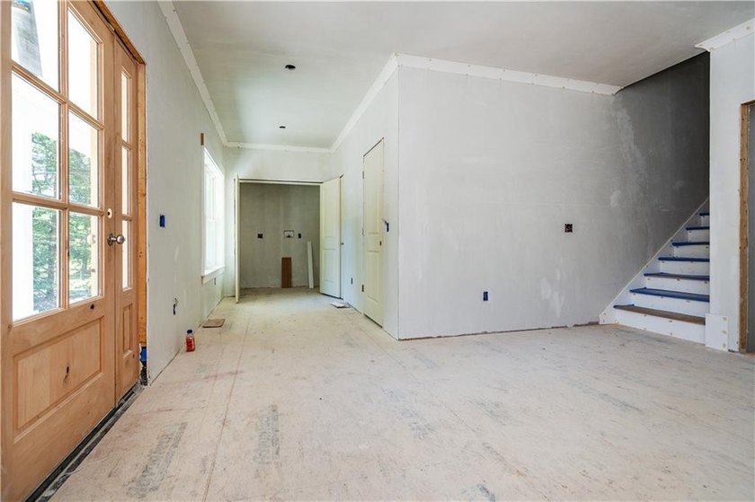 New Stunning farmhouse colonial under construction for early - photo 4