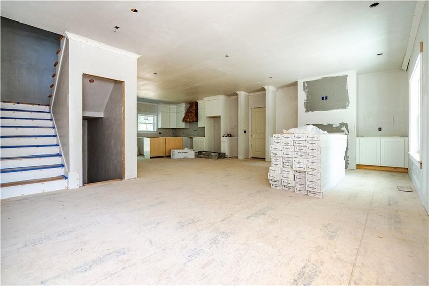 New Stunning farmhouse colonial under construction for early - photo 5