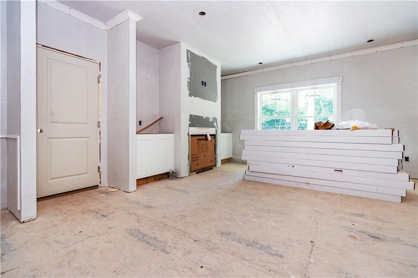 New Stunning farmhouse colonial under construction for early - photo 7