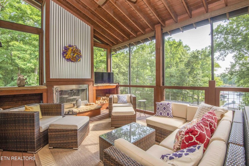Lake Living on Watts Bar. This custom-built craftsman style home - photo 11