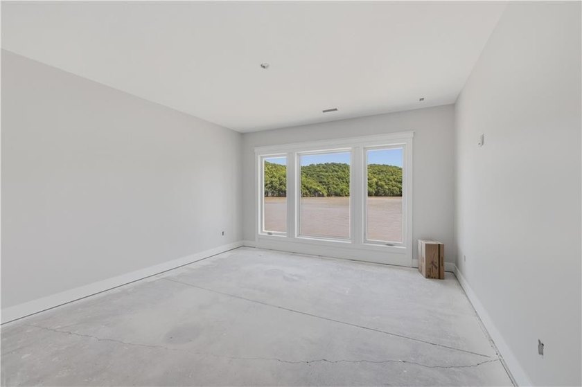 New construction and Dock! Spectacular Views of the water! - photo 32