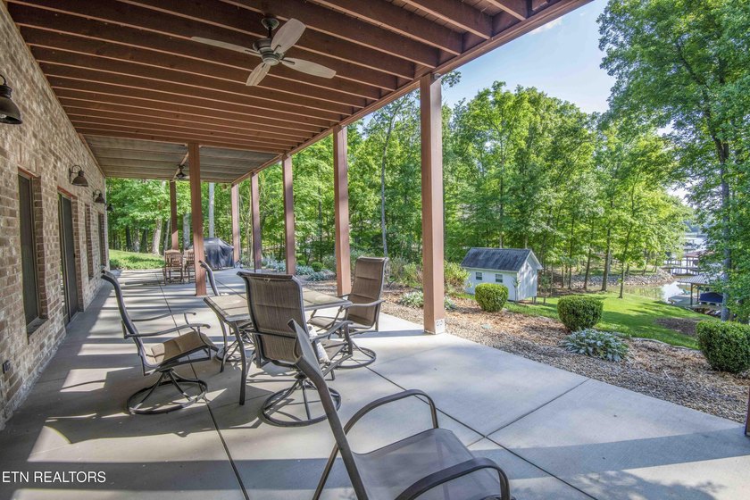 Lake Living on Watts Bar. This custom-built craftsman style home - photo 44