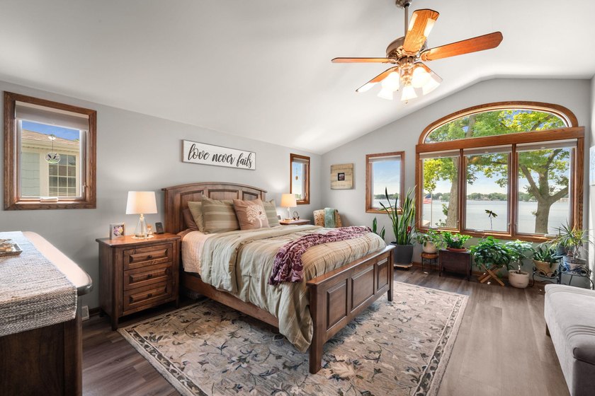 Enjoy the best of Little Muskego Lake in this beautifully - photo 14