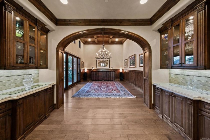 Welcome home to this extraordinary, private single-level estate - photo 17