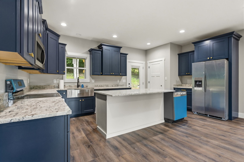 Brand New Construction in Moutardier w/Slip - photo 28