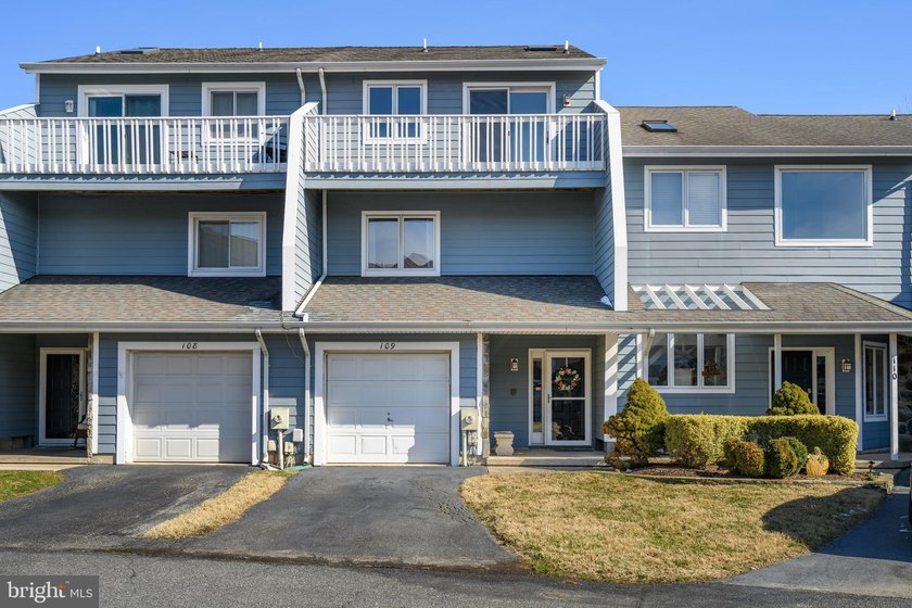 Waterfront Lifestyle with Included Boat Slip - Bayview at Kent - photo 9