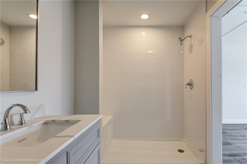 Coastal Elegance Meets Modern Convenience at The Lookout on Main - photo 9