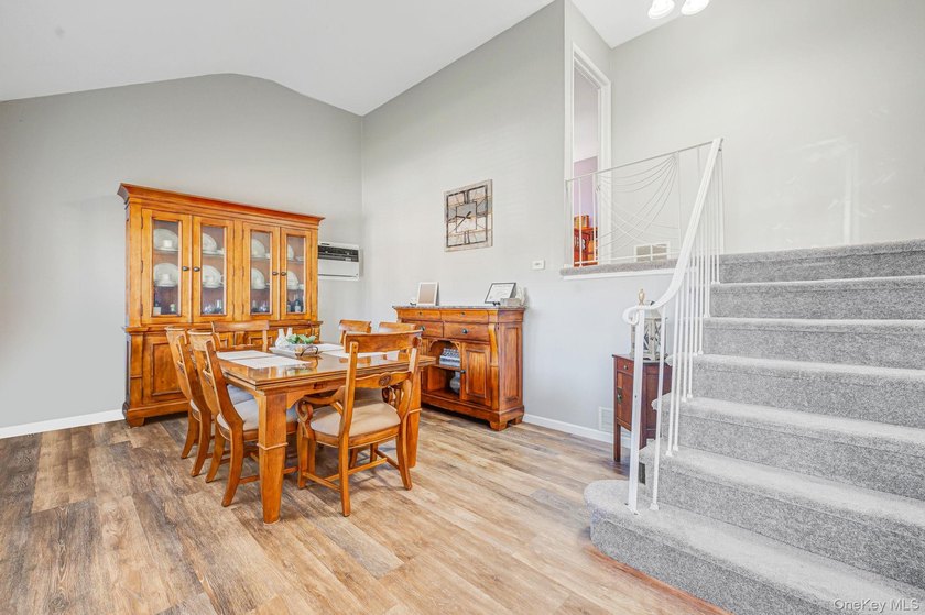Immaculate, move-in ready multi-level home located in the heart - photo 11