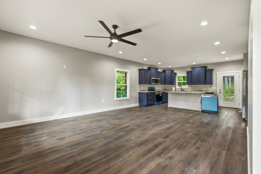 Brand New Construction in Moutardier w/Slip - photo 33