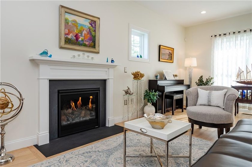 Wow! Fantastic location and setting. In a quiet neighborhood - photo 9
