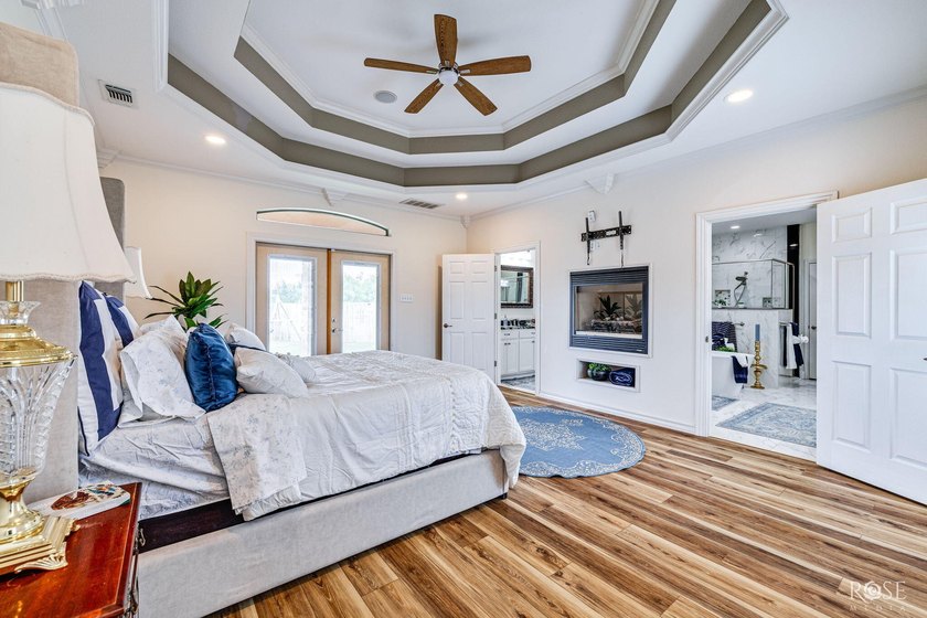 Welcome to an extraordinary Butler Farms residence where - photo 21