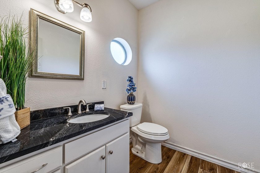 Welcome to an extraordinary Butler Farms residence where - photo 31