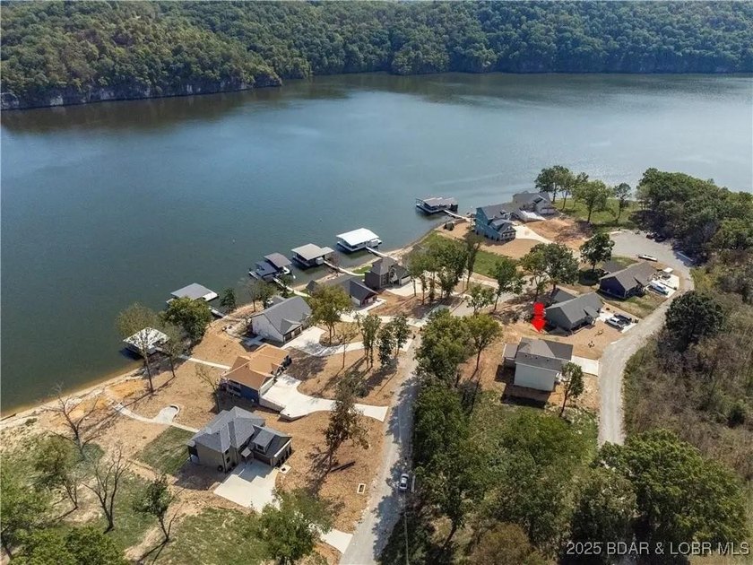 Great Views of the water and Boat slip! Gorgeous brand-new - photo 41
