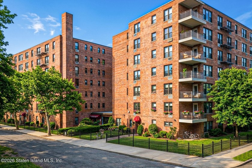 Turnkey and fully renovated! This stunning 1-bedroom condo at - photo 15