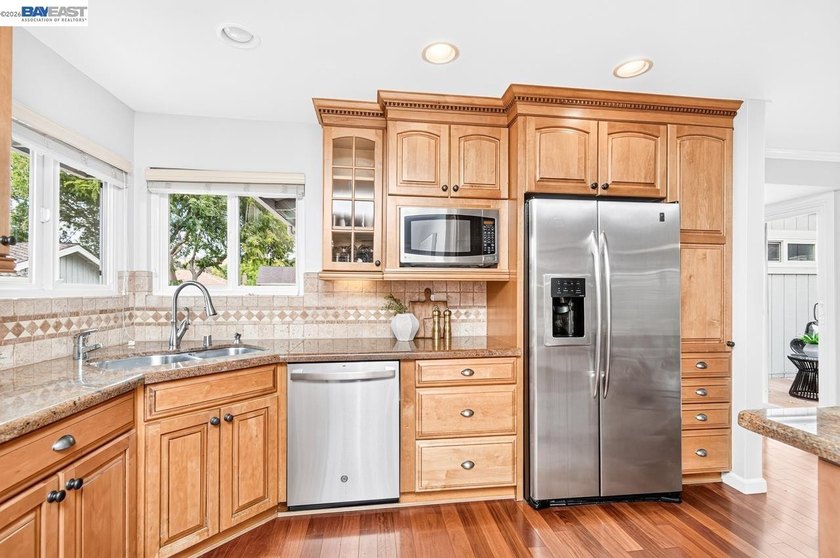 Contemporary Living on the Fairway at Crow Canyon Country Club! - photo 18