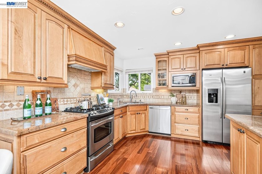 Contemporary Living on the Fairway at Crow Canyon Country Club! - photo 20