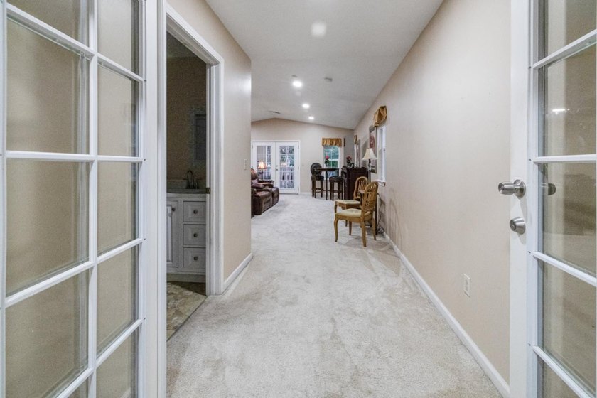 Welcome to this spacious 3-bedroom, 3-bathroom home located in - photo 28