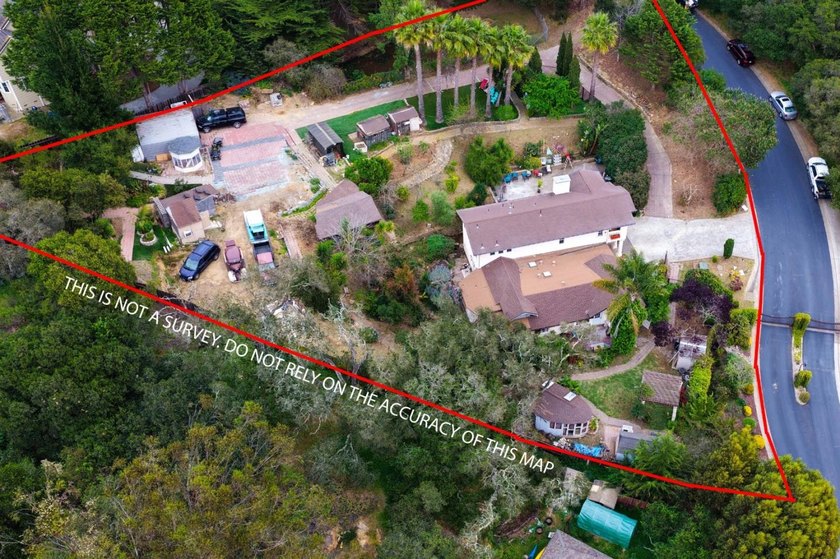 Welcome to this spacious 3-bedroom, 3-bathroom home located in - photo 36