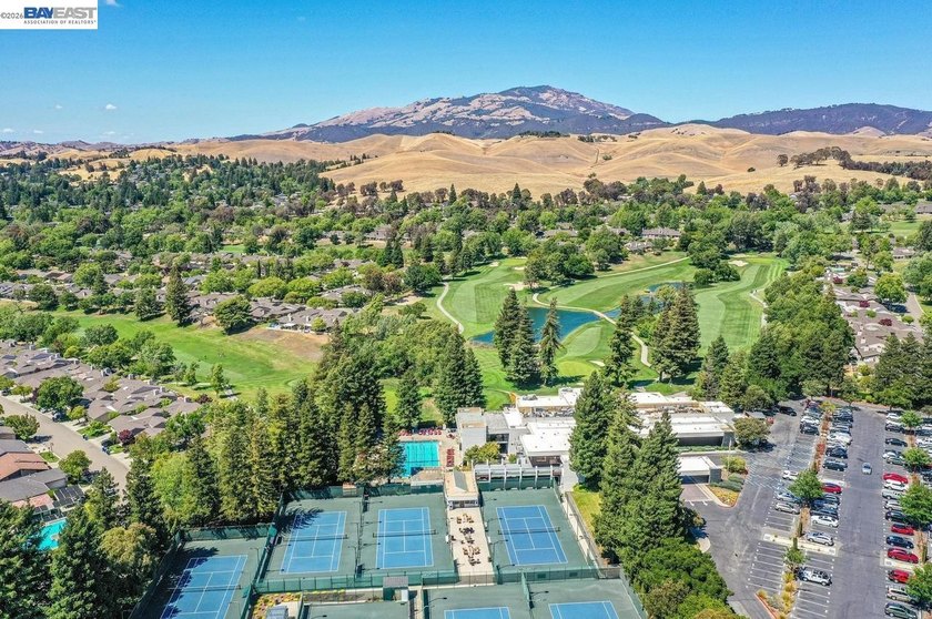 Contemporary Living on the Fairway at Crow Canyon Country Club! - photo 43