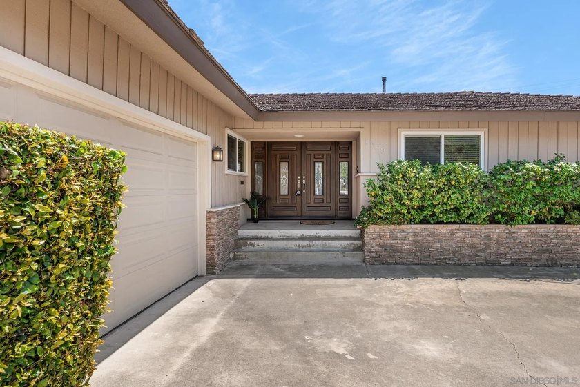 Light and bright home in the heart of Del Cerro featuring a - photo 4