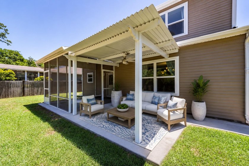 Seller offering $5000 in closing costs!Freshly updated and - photo 3