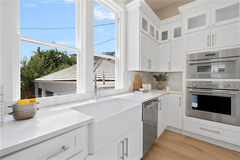 Nestled in the heart of Newport's Historic Hill, this newly - photo 5