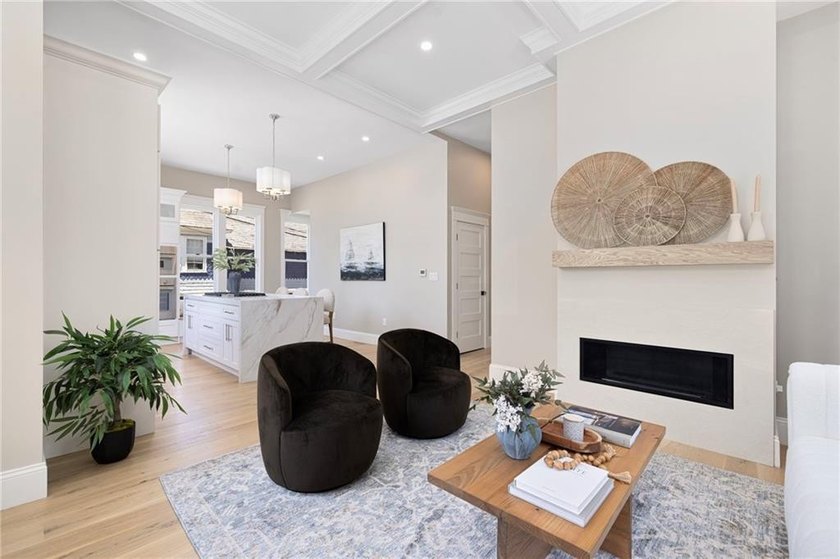 Nestled in the heart of Newport's Historic Hill, this newly - photo 9