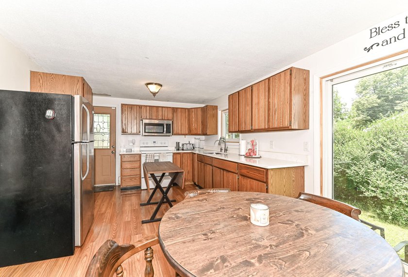 Charming Delavan home situated on a spacious 0.89-acre lot - photo 14