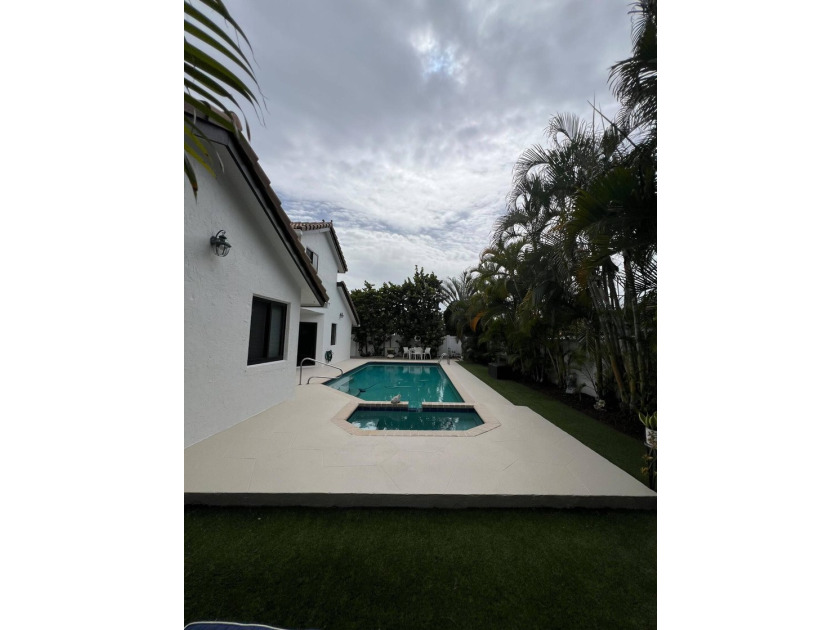 Stunning, renovated two-story estate home located in East Boca's - photo 14