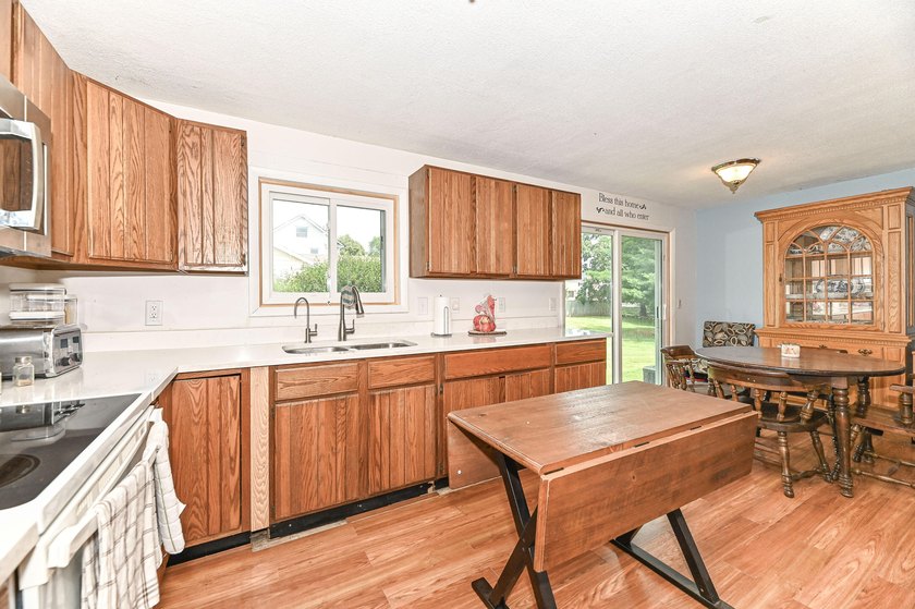 Charming Delavan home situated on a spacious 0.89-acre lot - photo 15