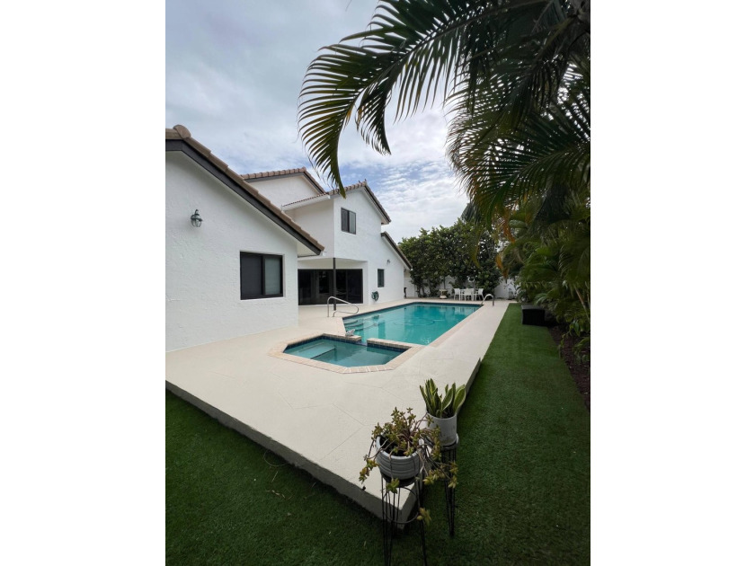 Stunning, renovated two-story estate home located in East Boca's - photo 17