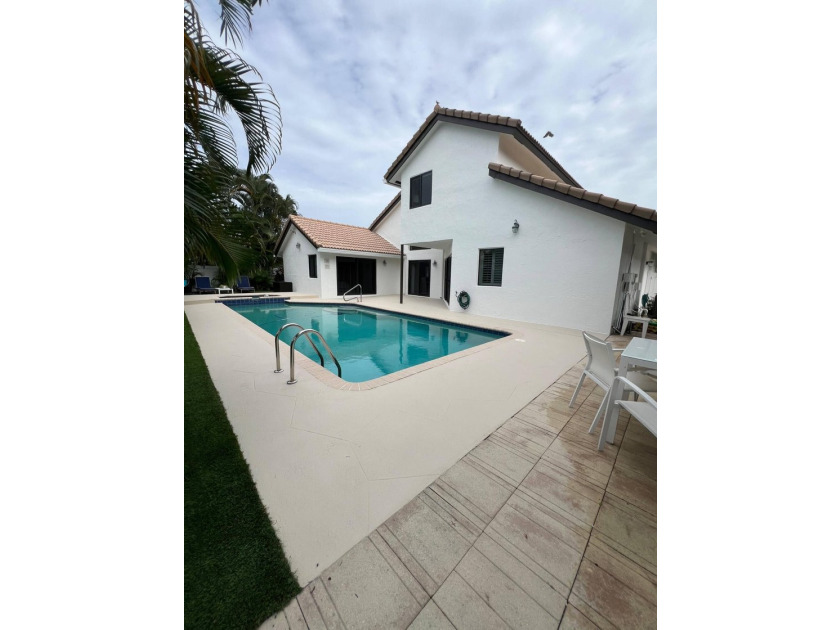 Stunning, renovated two-story estate home located in East Boca's - photo 18