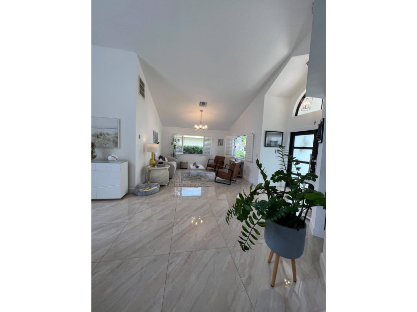 Stunning, renovated two-story estate home located in East Boca's - photo 35