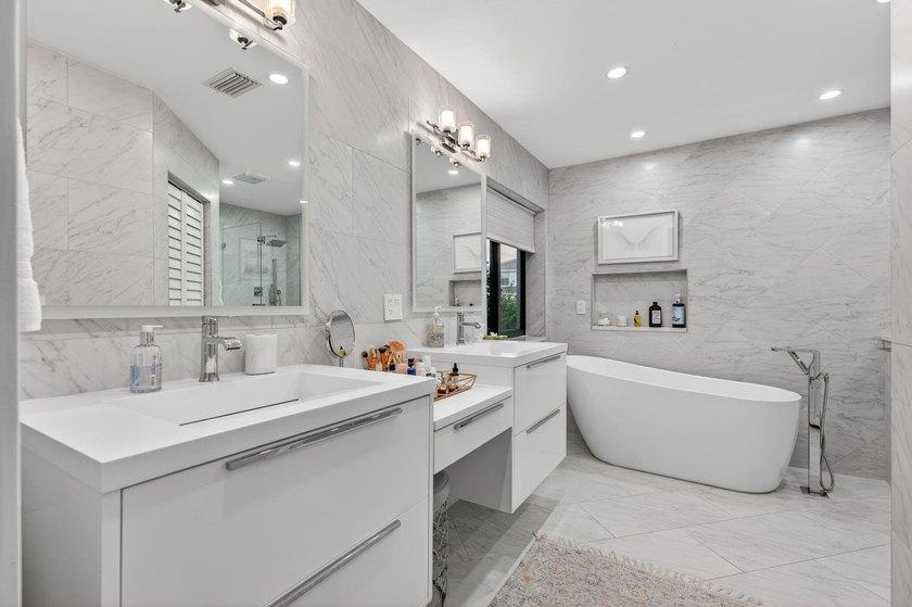 Stunning, renovated two-story estate home located in East Boca's - photo 37