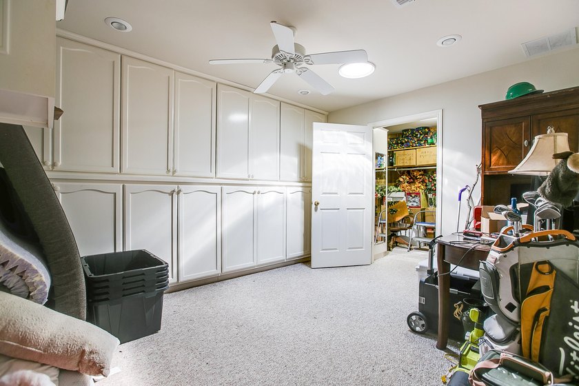 Check out this 4 bed 3.5 bath luxury home in the Heart of - photo 42
