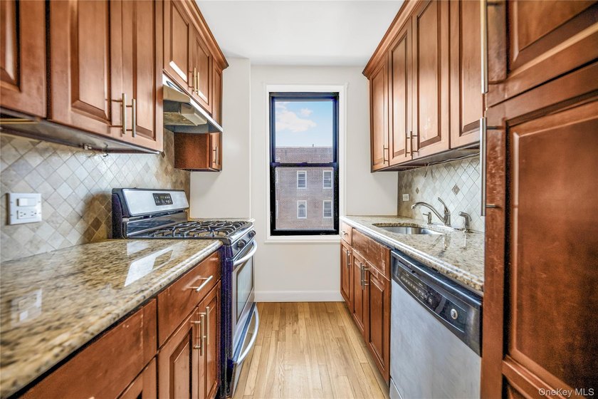 Amazing Value! Spacious Two-Bedroom, Two-Bath Home in the Heart - photo 8