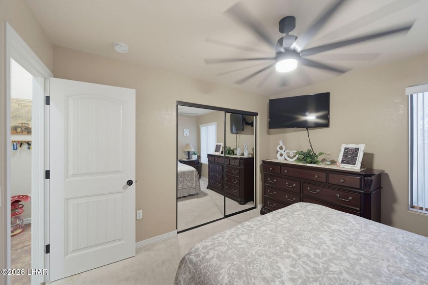 Discover this stunning 3-bedroom, 3-bathroom pool home perfectly - photo 32