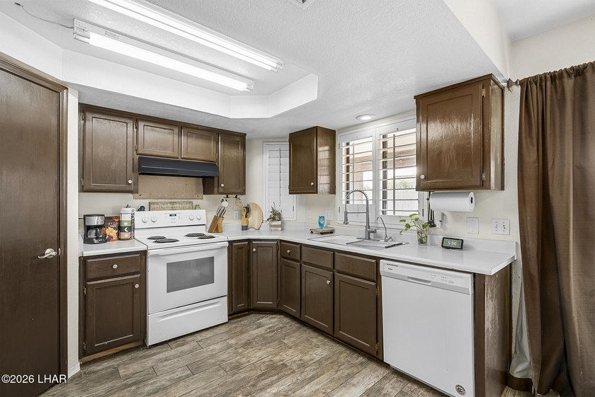 Welcome home to this charming 3-bedroom, 2-bath residence - photo 19