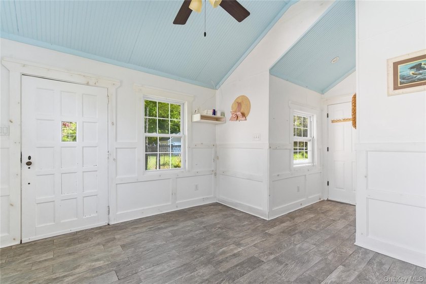 Move right into this custom Expanded Cape set on just over an - photo 25
