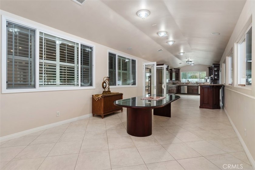 Extraordinary custom estate offering 5,316 sq. ft. of elegant - photo 25