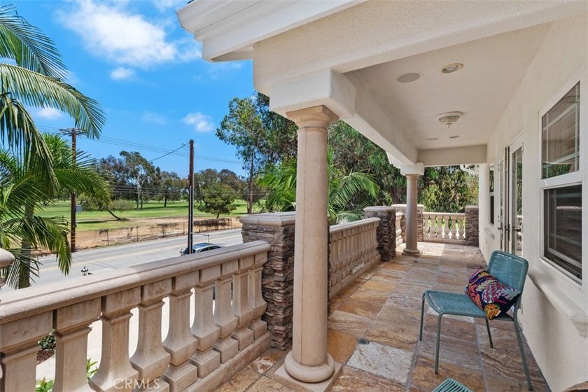 Extraordinary custom estate offering 5,316 sq. ft. of elegant - photo 31
