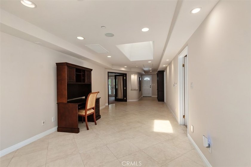 Extraordinary custom estate offering 5,316 sq. ft. of elegant - photo 41