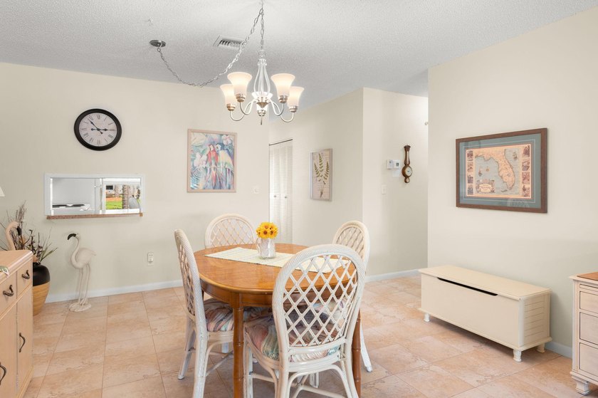 This 2/2 interior condo has the PERFECT location with a full - photo 9