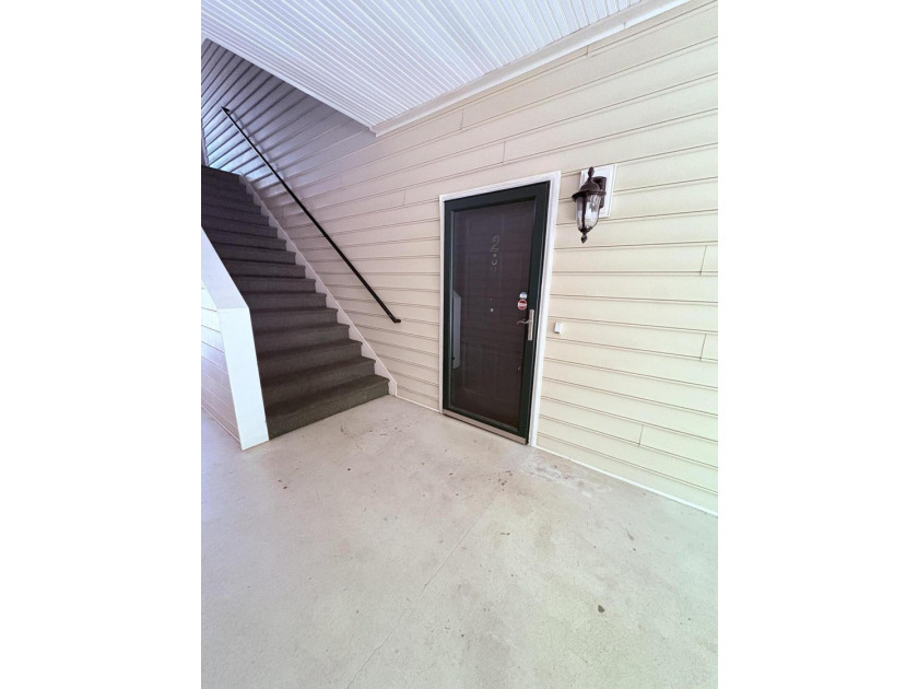 Don't miss this 2-bedroom, 2-bathroom GROUND FLOOR condo in West - photo 2