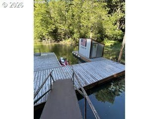 Gorgeous private lake retreat located 4 minute boat ride from - photo 3