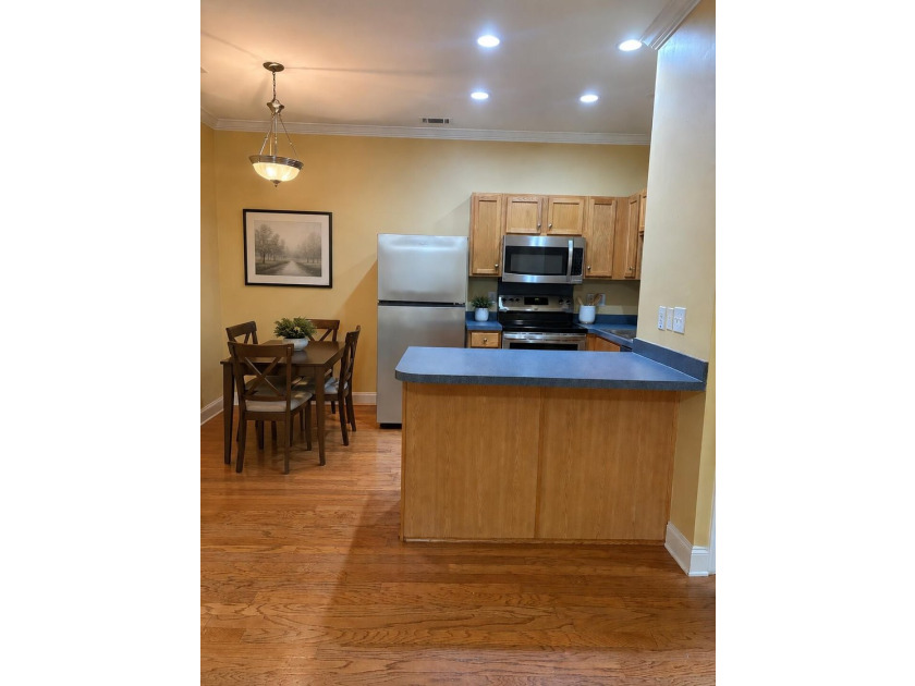 Don't miss this 2-bedroom, 2-bathroom GROUND FLOOR condo in West - photo 7
